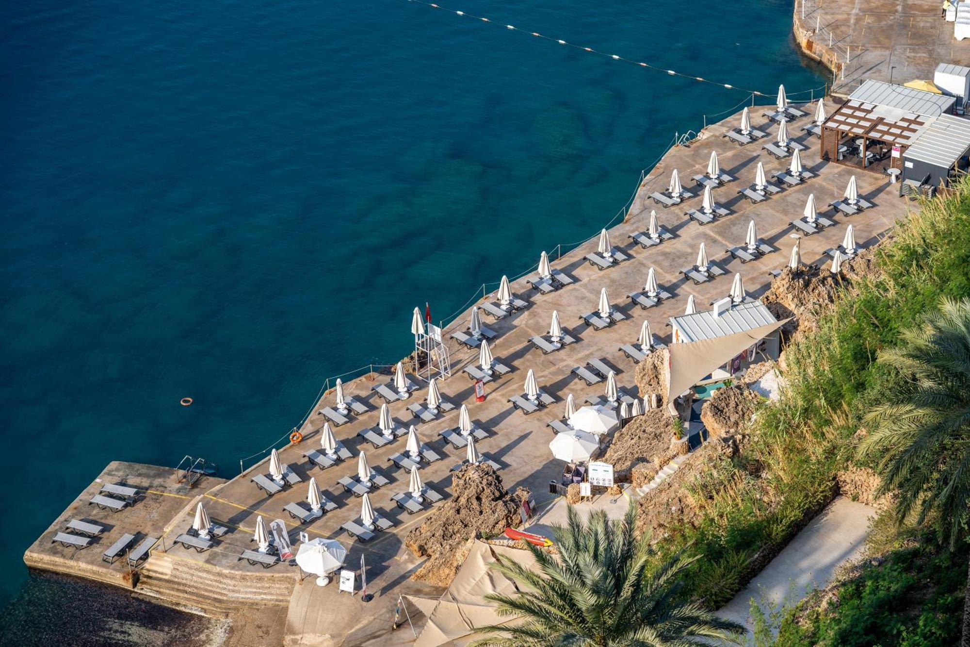 Akra Antalya Hotel Exterior foto The beach at La Malla