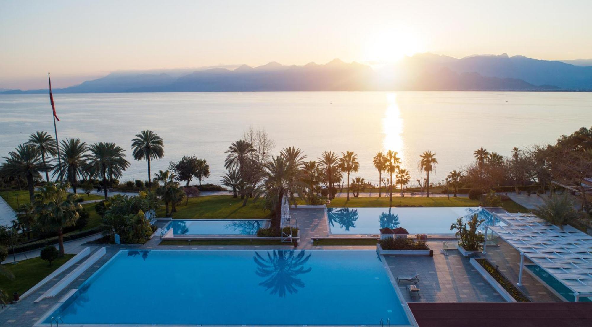 Akra Antalya Hotel Exterior foto View of the Gulf of Corinth from the hotel
